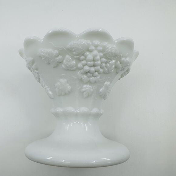 Westmoreland Paneled Grape Milk Glass 5" Epergne Base Piece Code - EPEB5 Antique - Picture 2 of 9